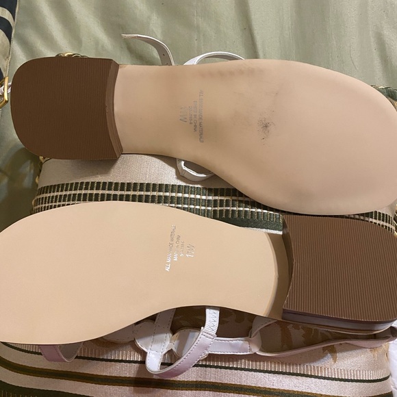 Vintage white sandals with emerald green diamonds - Picture 2 of 4